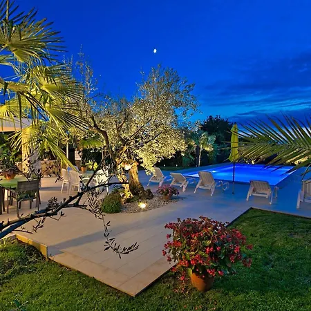 Appartement Strandnahe Livija 1 Mit Pool Und Garten *