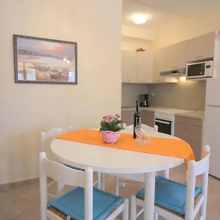 Appartement Strandnahe Livija 1 Mit Pool Und Garten Poreč