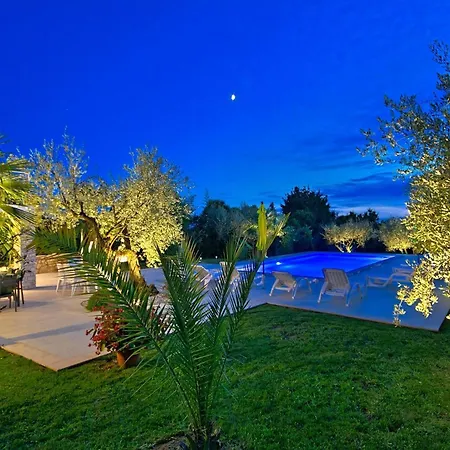 Strandnahe Livija 1 Mit Pool Und Garten Appartement Poreč